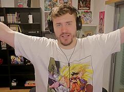 Ochaco Uraraka works in sketchy place!