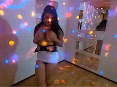 fazendo um strip pro boy, so hot right now 🔥