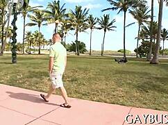 gay dudes get sexy and fuck around in a casual story