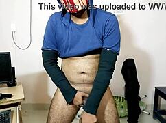 i'm watching hot porn on my phone and almost cumming in my hand