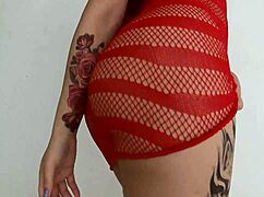 que rico latina shakes her big ass and pussy for amateurs