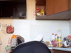 Girl showing off her big ass 😍