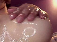 The 未公開 ～ぬらぬらオイルオッパイで別次元のパイズリ2～　 成宮はるあ 深美せりな 枢木みかん 北島玲　1