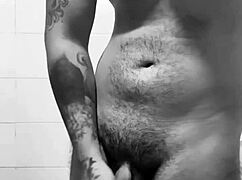 me masturbo so hard thinkin’ bout my hot latina neighbor!