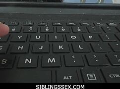 Riley star offers pussy on couch