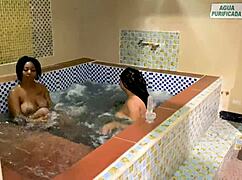 somos unas chicas calientes montando un consolador por necesidad de polla - khalessi 69