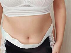 novinha after cleaning got so excited she started touching herself