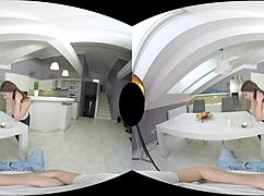 Caroline Ardolino masturbates intensely