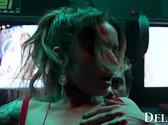 wanna join vanessa vega for a late night deepthroat fuck session?