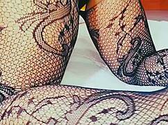 Desperate madrastra begs for hijastro's cock in the morning. She needs it bad!