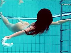 Hot Tits and Shaved Pussy Underwater in Bikini on Beach