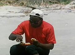 Have you seen Indian actress Kitu Gidwani topless in French film Black?