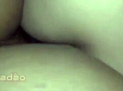 Enchendo o cuzinho de porra!