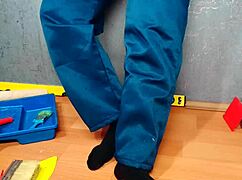 Painter masturbate her tight wet pussy with her worktools