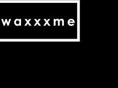 the brunette jerks off while sucking, ending alone like that in solo masturbation