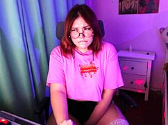 Look at this Cute Redhead Teen Using Toys on Webcam for Pleasure!