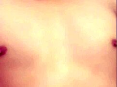 Hey man, check out this cute Vietnamese guy giving a hot handjob live on Blued!