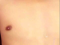 Hey man, check out this cute Vietnamese guy giving a hot handjob live on Blued!