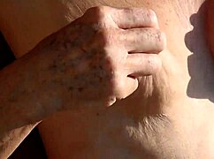 k et ses mamelles dans le matin calme