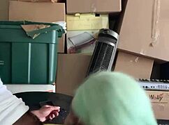 Neighbor Gets Head For Helping Move