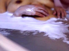 La Estudiante en Apasionado Encuentro Nocturno