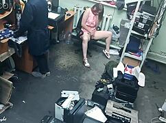 This slutty blonde just masturbates in public next to a total stranger, wild! 😲