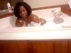 marliese morgan lathers up her big tits and ass