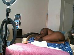 i got a solo sexy african american milf with saggy tits