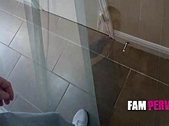 Petite stepsis Kenzie Reeves gets dirty in steamy shower sex