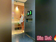 Come take a delicious bath in my favorite motel, love