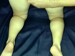 massagem com pegada e masturba��o naughty latina masseuse!