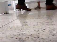 Pegacao gay no banheiro do shopping com amateurs