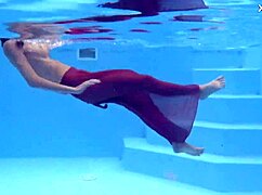 Feeling excited with tiny Hermione in the pool