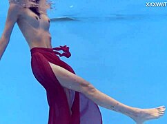 Feeling excited with tiny Hermione in the pool