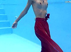 Feeling excited with tiny Hermione in the pool