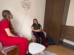 Me siento mejor cuando mi enfermera favorita me toca, ¿verdad?