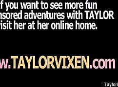 टेलर विंक्सन बीटीएस में सल्ट्री मूव्स और स्टनिंग कर्व्स से टेस करती है