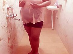 Sexy South Indian Maid Reveals Her Boobs While Cleaning