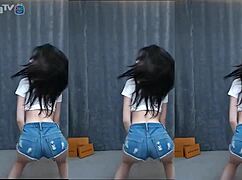 Korean Girl Dances Sensually With Magic Phone Moves