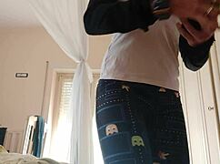 Hey, wanna see my sweaty gym session in tight leggings?