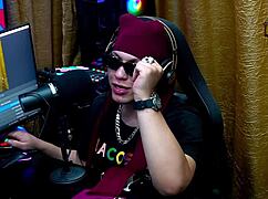 Kiara Blay shows off her body on podcast, Ruan can't stop staring at the hot Spanish babe in sheer red