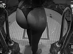 Cámara De Vigilancia Capta A Esposa Infiel En El Jacuzzi Del Hotel