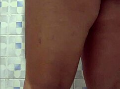 Mature Latina Flashes in Bath!