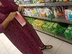 i took didi home after mall shoppin and gave her muff divin and ridin with dirty hindi talkin