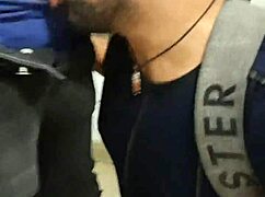 Mamador de Boca nas Picas no Banheiro do Metrô