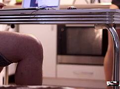 Quick Fuck Before Dinner in Amateur Homemade Video Clip