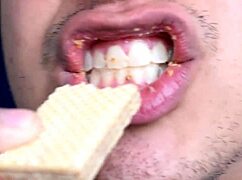 eating cookies while chilling solo in colombian style