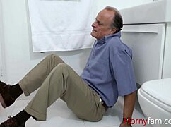 Cooking in stepmom's pussy while stepdad's locked out! 😂