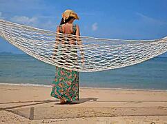 i flashed my ass on the beach without panties