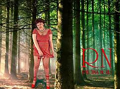 विशाल सेक्रेटरी ऑफिस में लंबी होती है, मैनेजर को हैरान करती है